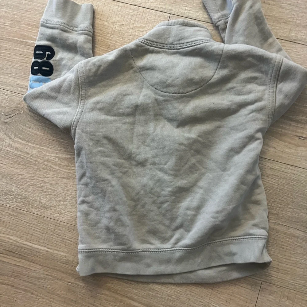 Gap Shark Pullover 3t